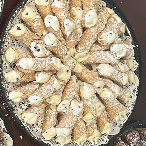 Cannoli.