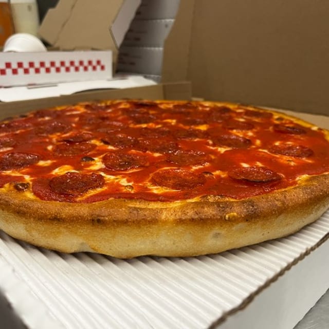 Chicago Style Pizza (Large 16").